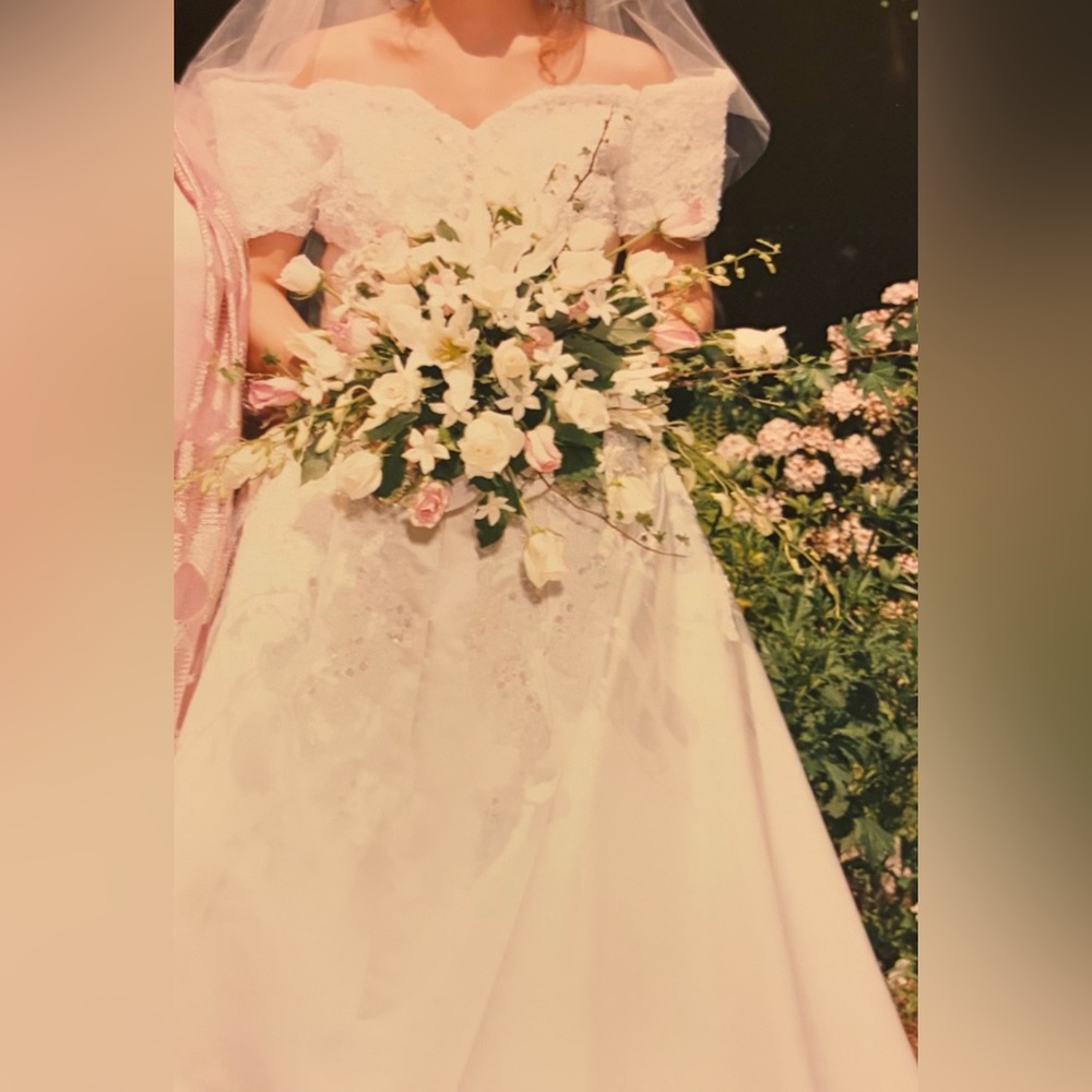 David bridal wedding dress. Worn once
Detachable dress
5’2” 125lb - Picture 8 of 13